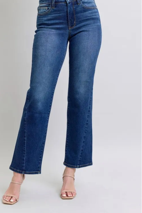 9ceb198a-3ee2-4cf6-9606-963d63685585-Max