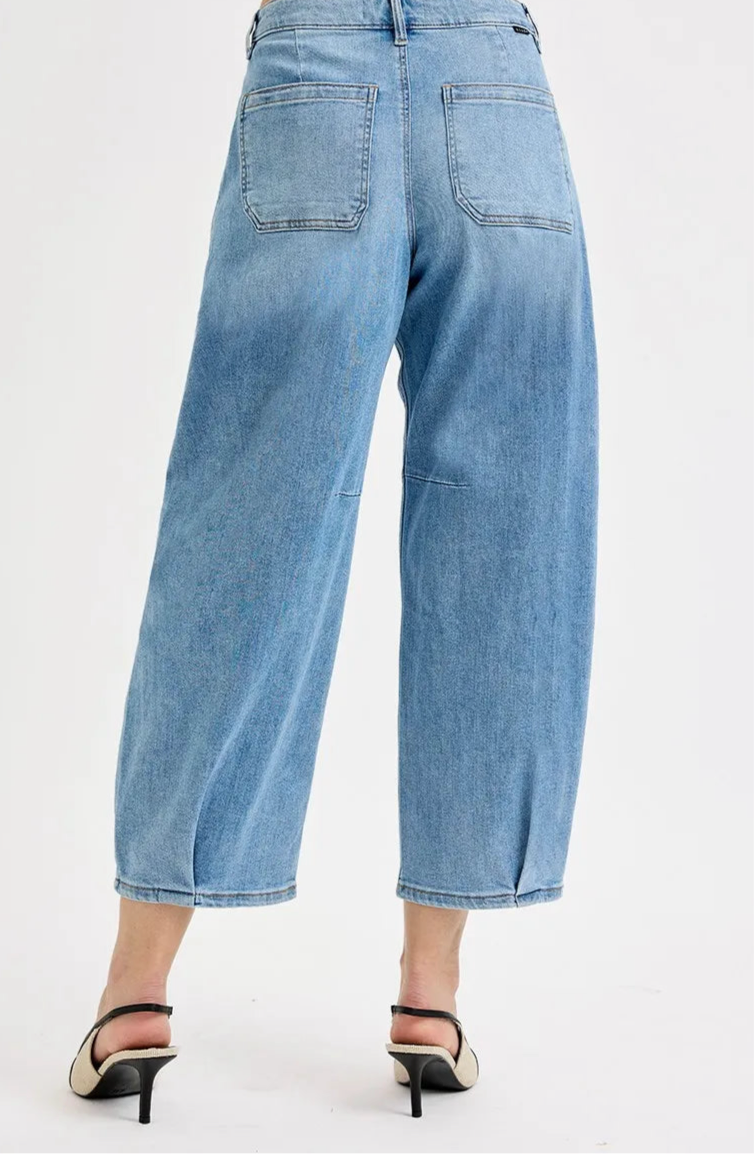 Mid Rise Fit Crop Wide Volume Leg Jeans