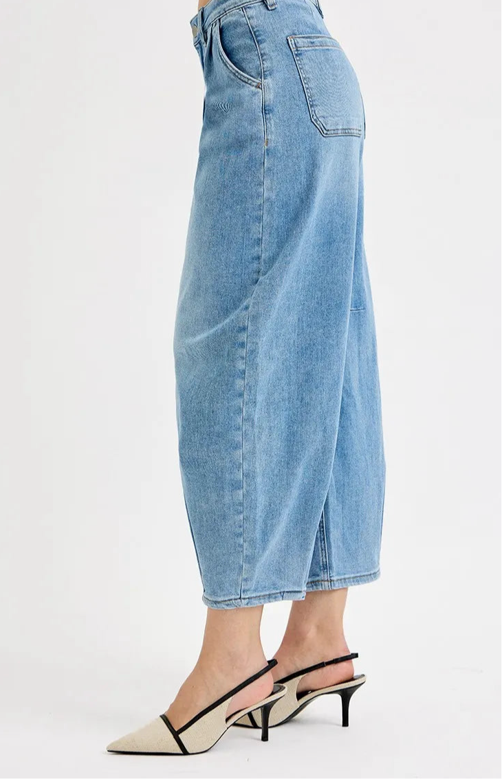 Mid Rise Fit Crop Wide Volume Leg Jeans